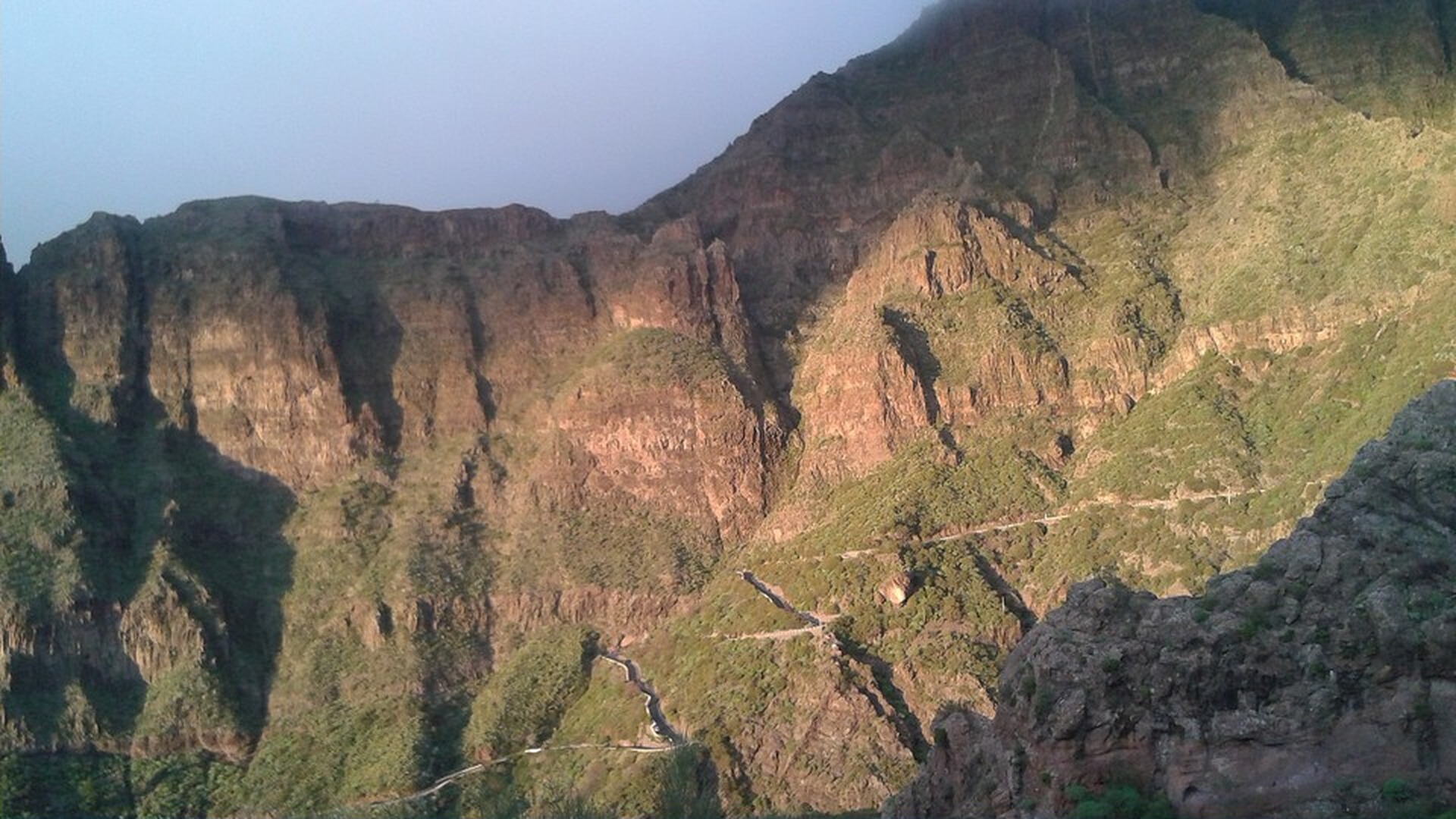 Paisaje del oeste de Tenerife durante la vuelta a la isla